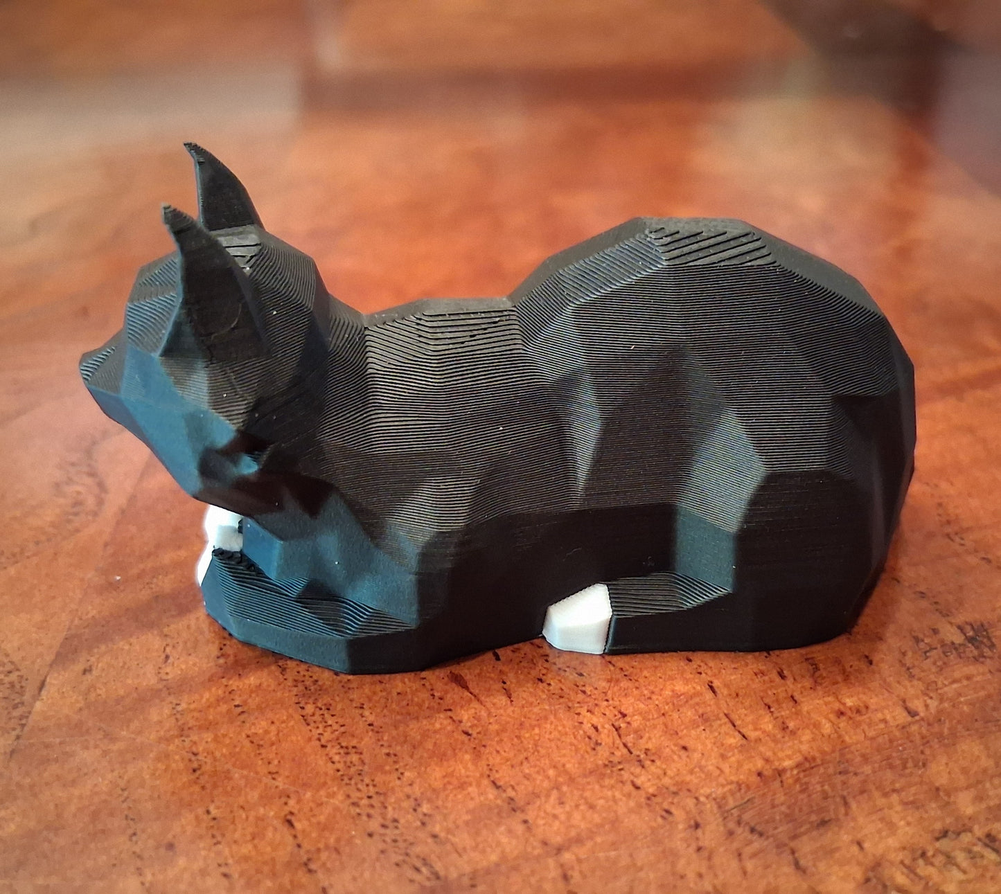 Small Low Poly Loafing Cat