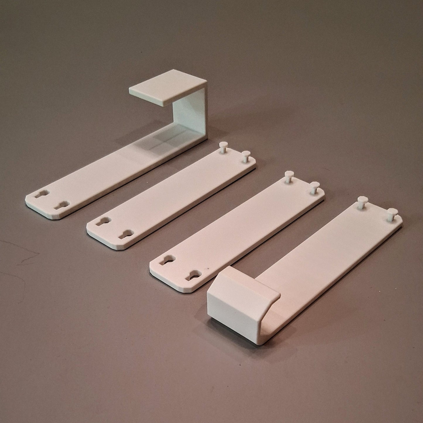 Extendo-Hook: The Expandable Over-the-Door Storage Hook
