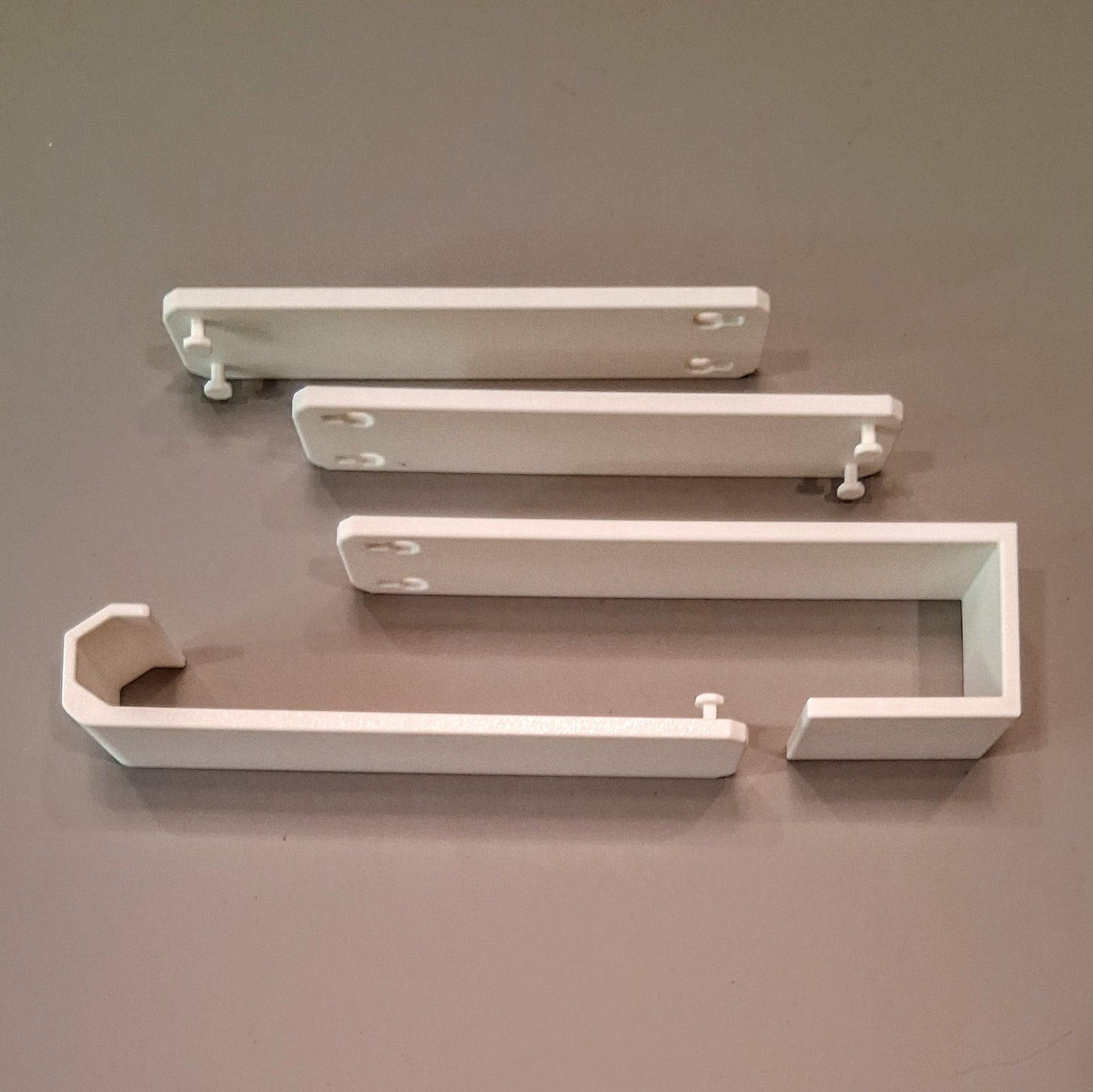 Extendo-Hook: The Expandable Over-the-Door Storage Hook